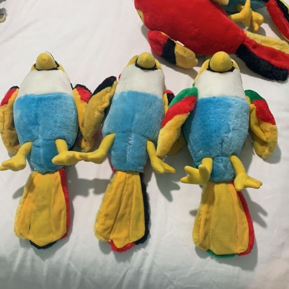 Five Pretty Plush Parrots - Picture 12 of 15